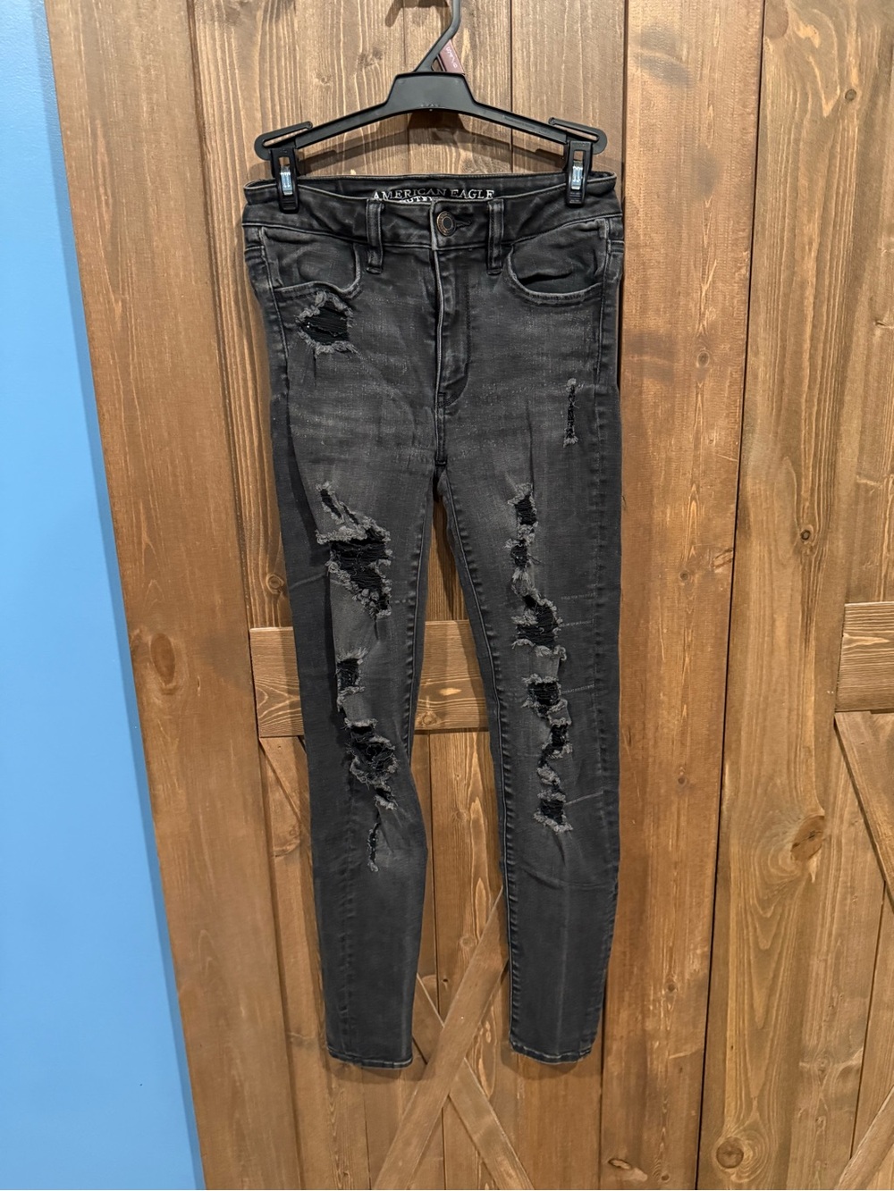 American Eagle Outfitters Women's Black Distressed Skinny Jeans